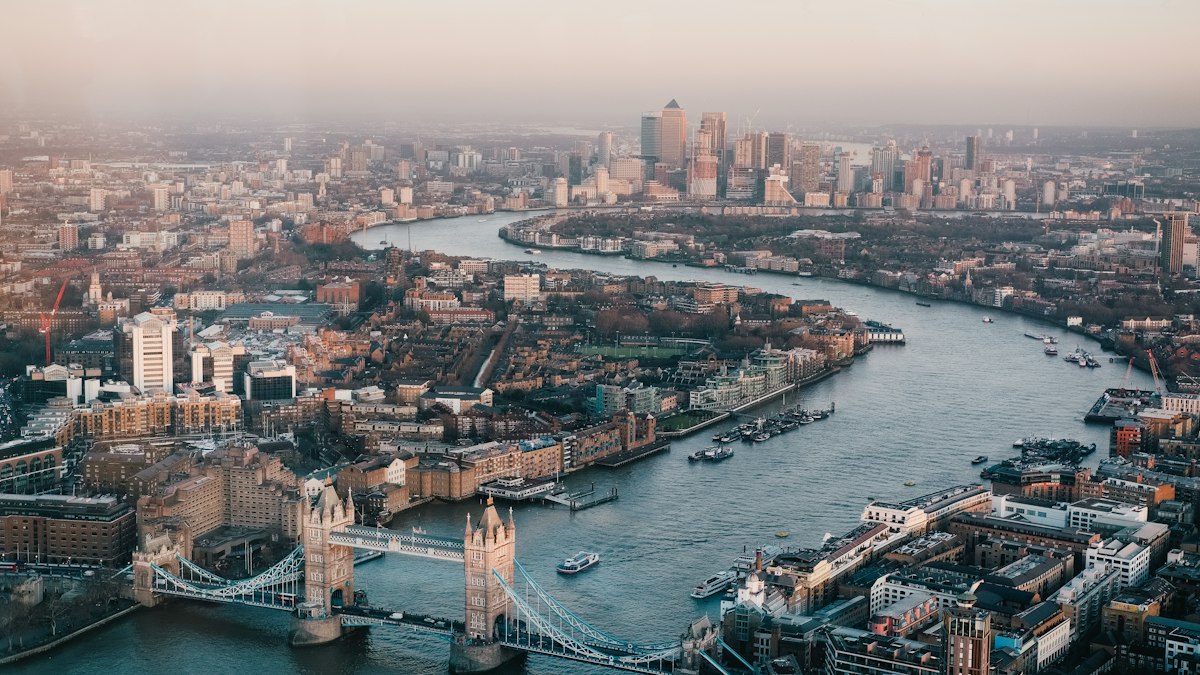 Aerial view of the London skyline along the River Thames | UCL Barcelona vs PSG
