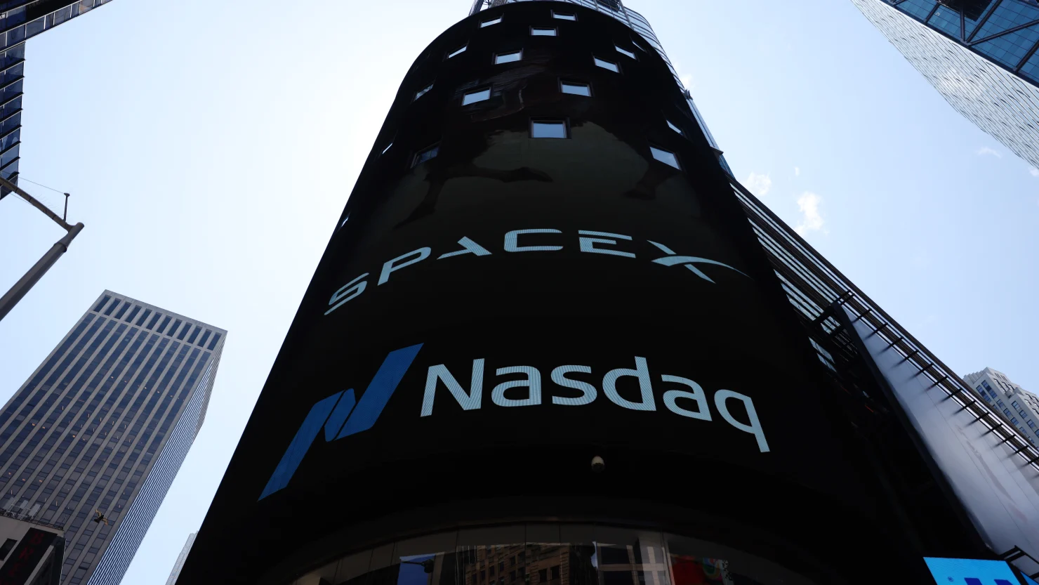 SpaceX valuation breakdown — launch dominance, Starlink, government contracts, and AI optionality in the SPCX IPO
